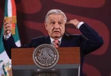 AMLO rechaza riesgo de retroceso democrático