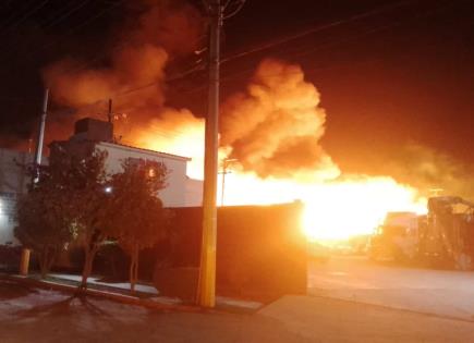 Video | Dos heridos tras explosión e incendio en empresa de químicos de ZI