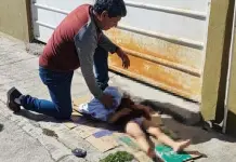 Cae ni&ntilde;a de un primer piso en la 21 de Marzo (video)