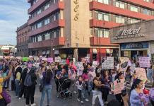 Mujeres marchan contra la violencia de género