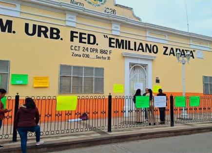 Paterfamilias protestan en la E. Zapata