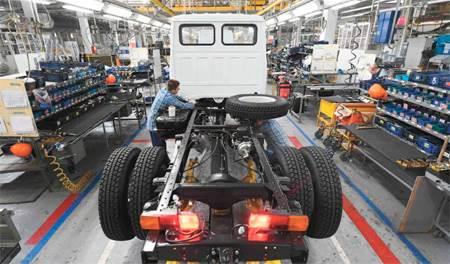 Producción de vehículos pesados bajó en mayo