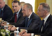 Polonia Anuncia Retiro de 50 Embajadores en Cambio Diplomático