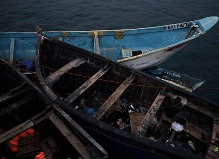 Rescatan a 38 migrantes en un barco
