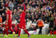 Liverpool y AC Milan avanzan en la Liga Europa