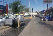 Choque en Salvador Nava y Chapultepec deja cuantiosos da&ntilde;os materiales