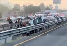 Aparatosa volcadura de autob&uacute;s en Carretera 57