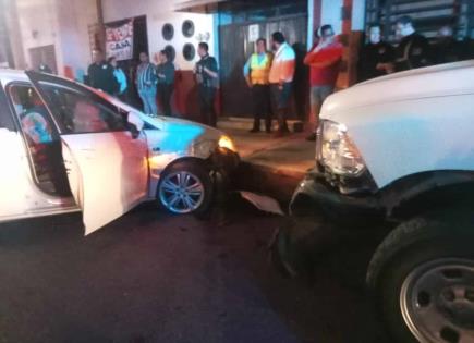 Colisión de Vehículos en la Av. Cuauhtémoc