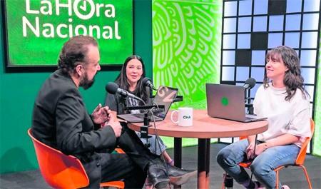 Emisoras de Radio Transmiten La Hora Nacional a Pesar de Denuncia