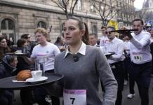 Carrera de Meseros en París: Tradición y Competencia