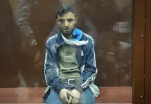 Cuatro Acusados del Ataque en Moscú Comparecen en Corte