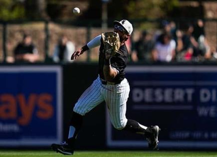 Chicago recontrata al jardinero Kevin Pillar