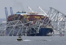 Video | Carguero choca con puente en Baltimore y desencadena derrumbe