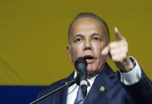 Manuel Rosales se postula como candidato presidencial en Venezuela