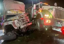 Choque en Perif&eacute;rico Oriente: tr&aacute;iler vs torton
