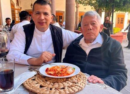 Celebra 75 años de vida sacerdotal Roger Méndez