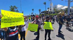 Tras polémica, marchan a favor de música de banda en Mazatlán