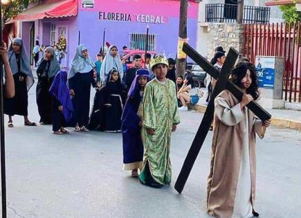Niños realizan el Viacrucis en el municipio de Cedral