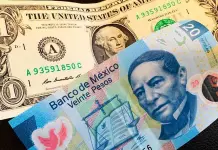 El peso mexicano se fortalece y cierra en 20.30 por dólar