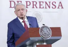 Critica AMLO al INE por ordenarle bajar otra ma&ntilde;anera
