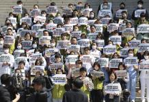 Controversia por aumento de médicos en Corea del Sur