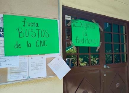 Cenecistas denuncian a dirigente transa