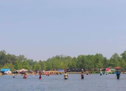 Parajes y hoteles, repletos en Valles y la Huasteca