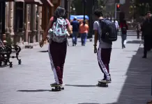 Foto del d&iacute;a | Amor en patineta