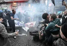 Protesta y disturbios en Nápoles por concierto de la OTAN
