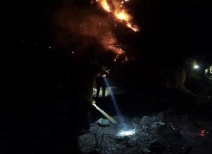 Fotos | Sigue combate de incendio en Sierra de San Miguelito