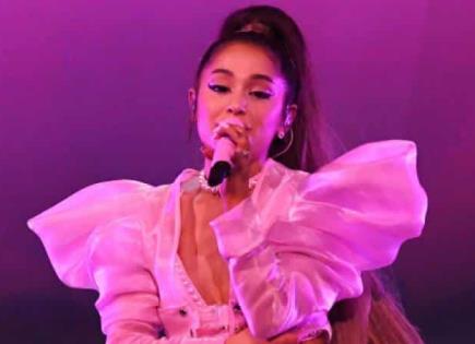 Señalan a Ariana, de copiar FAMOSA canción de Luis Miguel