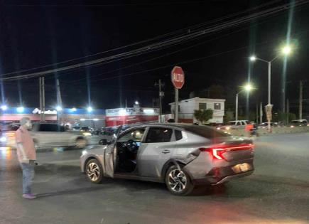 Choque por Alcance en Carretera Zacatecas y Periférico en noche de domingo