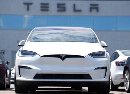 Tesla planea despedir a 10% de su fuerza laboral, según reportes