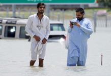 Emiratos Árabes sufre peores lluvias en 75 años
