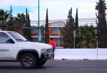 Puente peatonal  en r&uacute;a a Rioverde,  ni en planes