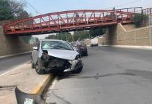 Conductora sufre accidente en el Río Santiago