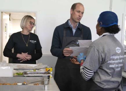 Príncipe William visita organización benéfica en Londres