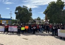 Profesores en Baja California Sur exigen solución a sus demandas