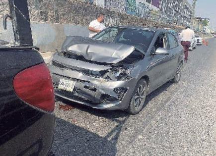 Choque en la carretera a Matehuala, deja sólo daños