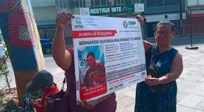 Familiares de desaparecidos protestan en plaza