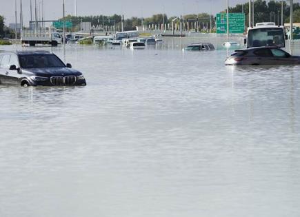 Tormenta deja las lluvias más intensas registradas en Emiratos e inunda el aeropuerto de Dubái