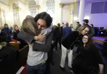 Vigilia en memoria de las v&iacute;ctimas del tiroteo en Columbine