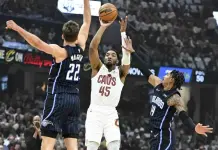 Victoria de los Cavaliers sobre el Magic en los Playoffs de la NBA