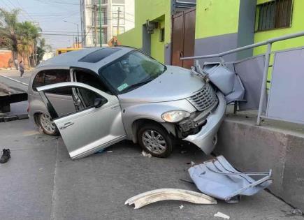 Conductor se va contra guardería en Las Mercedes; resultó herido