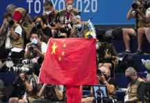 AMA defiende decisión de permitir que nadadores chinos participarán en Tokio tras caso de dopaje