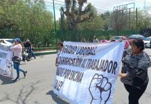 Exservidoras y exservidores de la Nación protestan en delegación del Bienestar