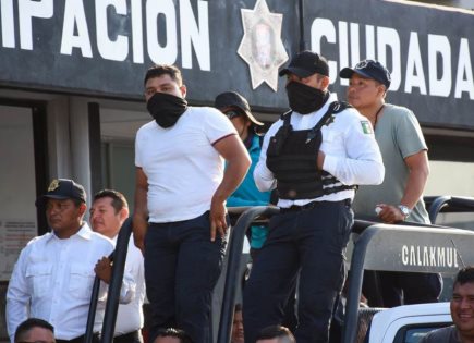 Anuncio de baja de elementos policiacos en Campeche