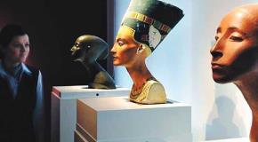 El busto de Nefertiti, en su primer centenario