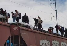Llegada masiva de migrantes en tren