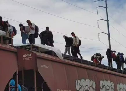 Llegada masiva de migrantes en tren
